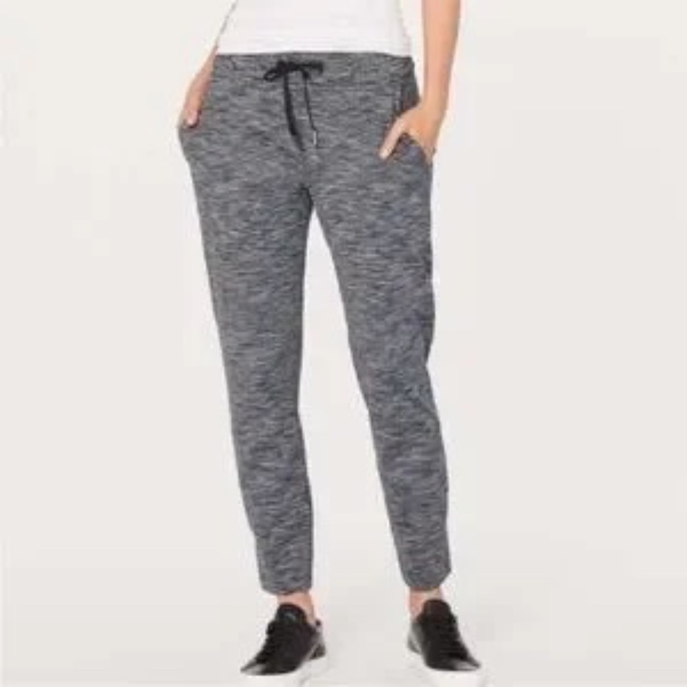 Lululemon Women's On The Fly Pant 28" 4 Pull On, Lightweight, Wee Are From Space
